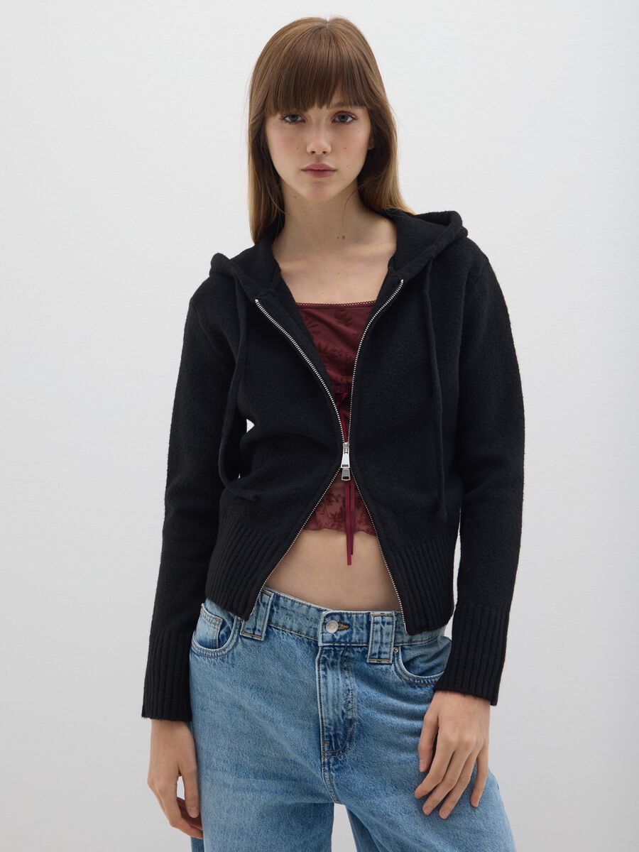 Cardigan con cappuccio nero regular fit con zip_0