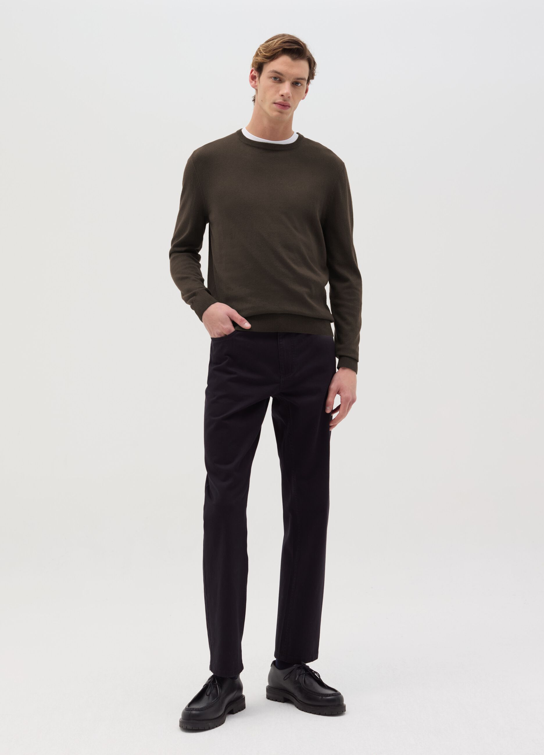 Round neck pullover