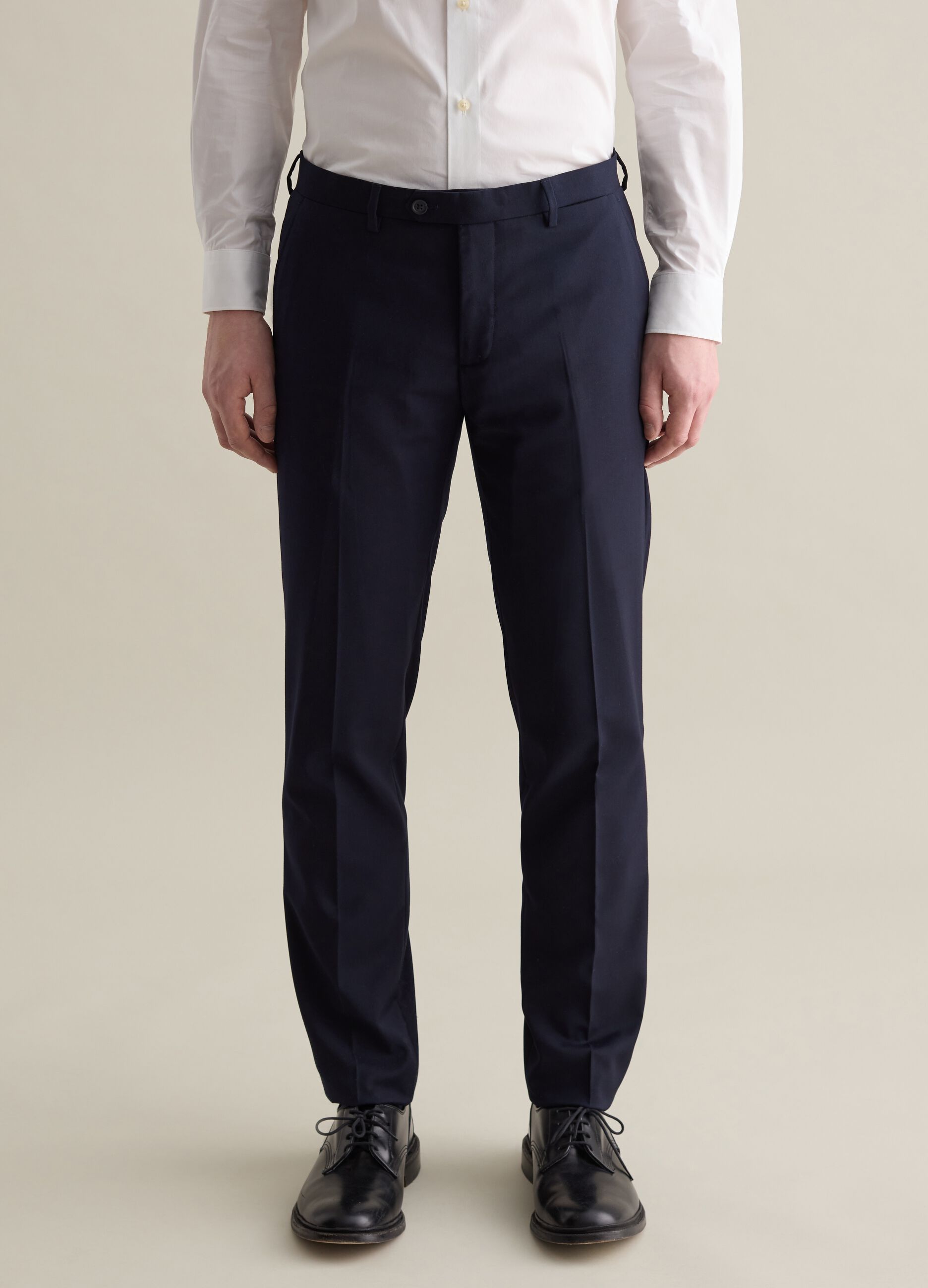 Elegant slim-fit trousers