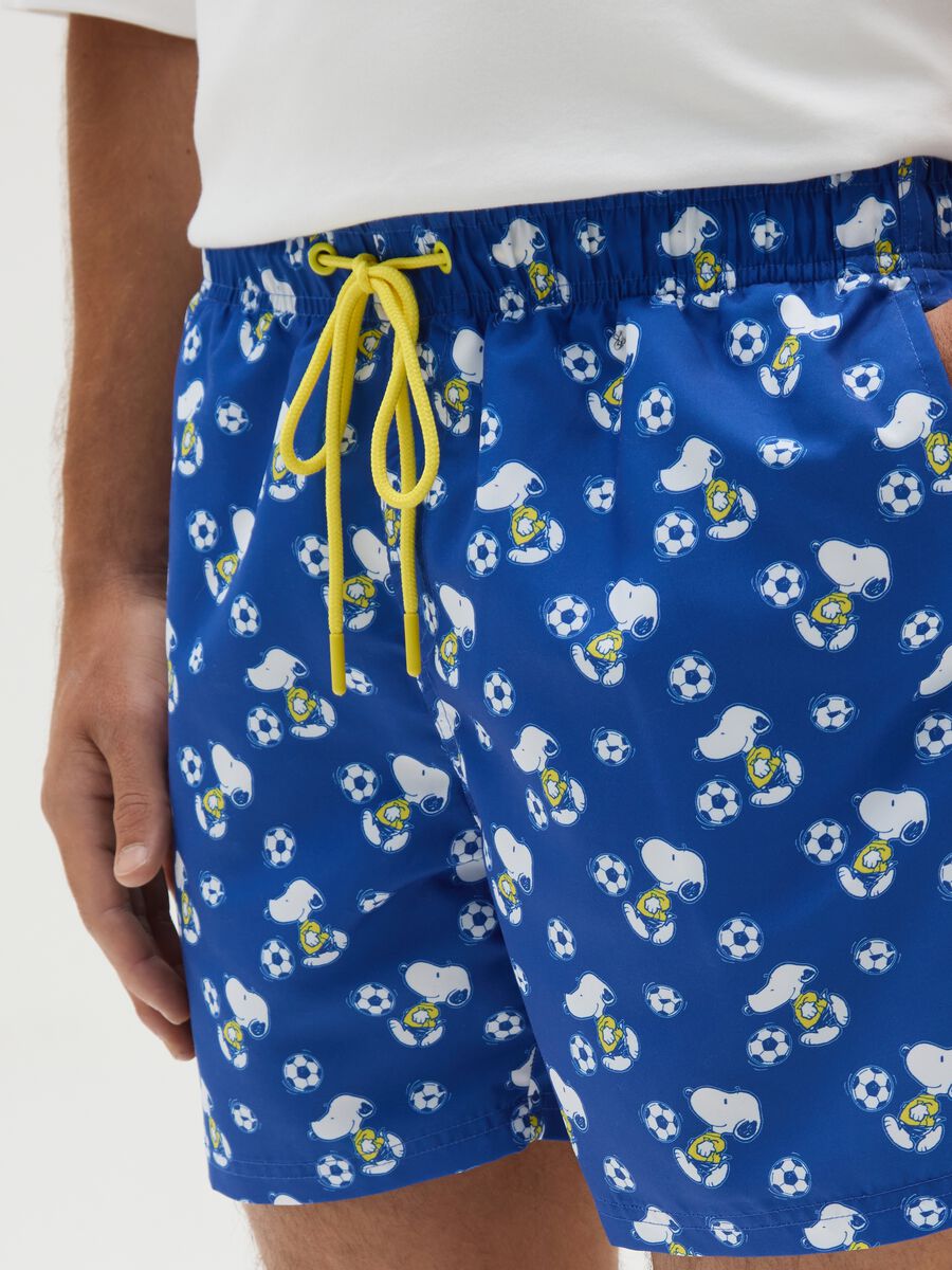 Pantaloncini da uomo in tessuto blu con stampa_2