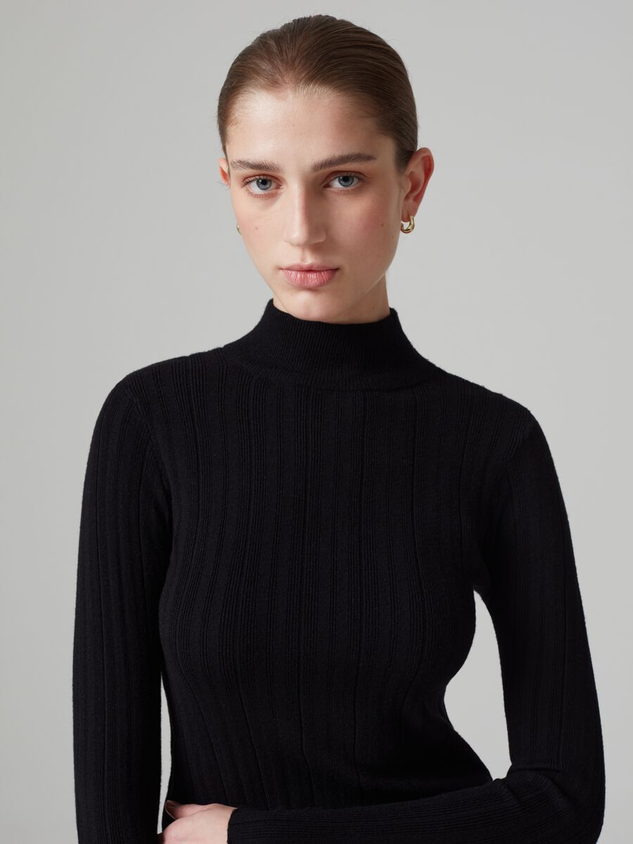 T-shirt mock neck a costine sottili_1