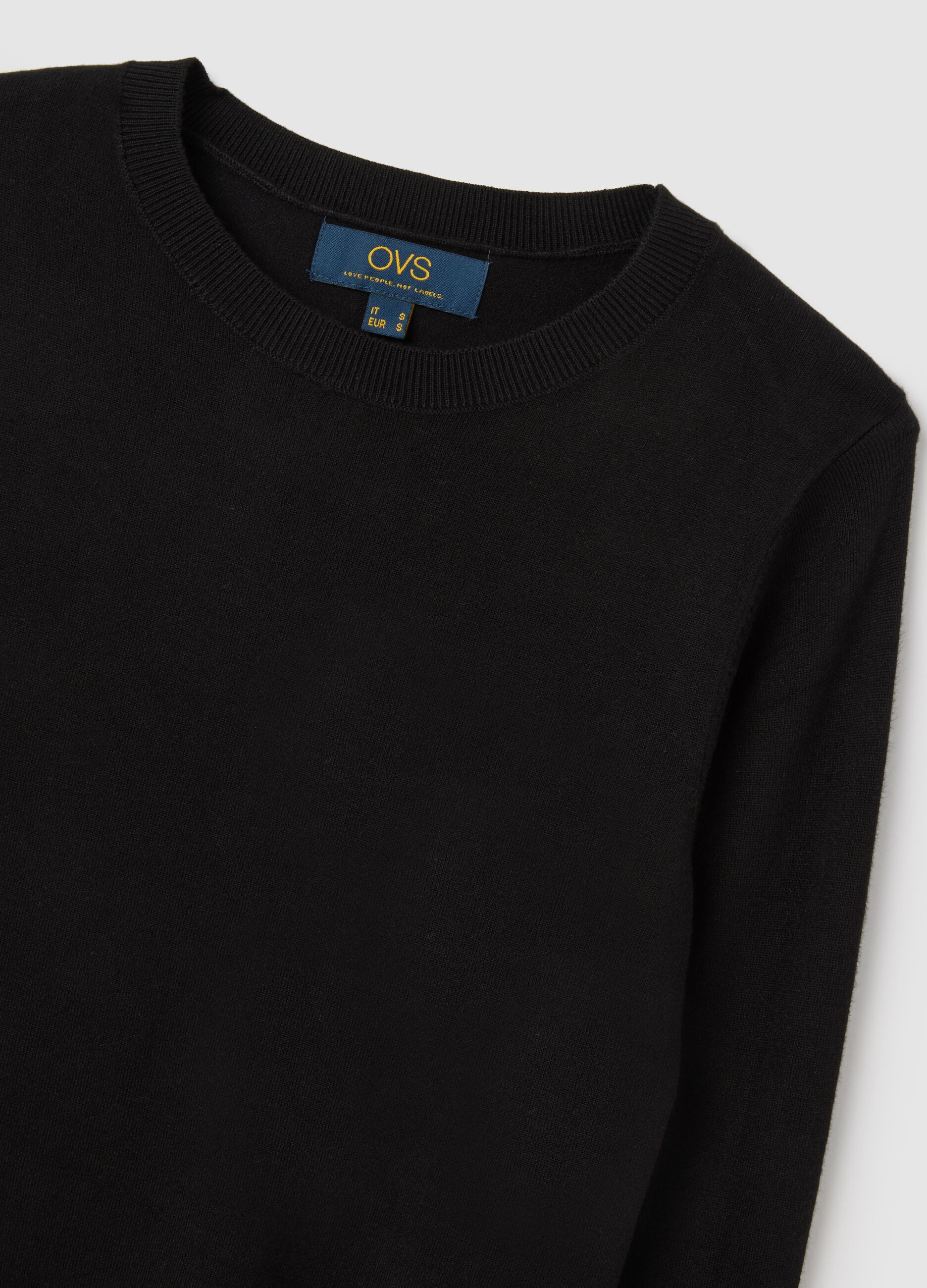 Black fitted viscose blend top