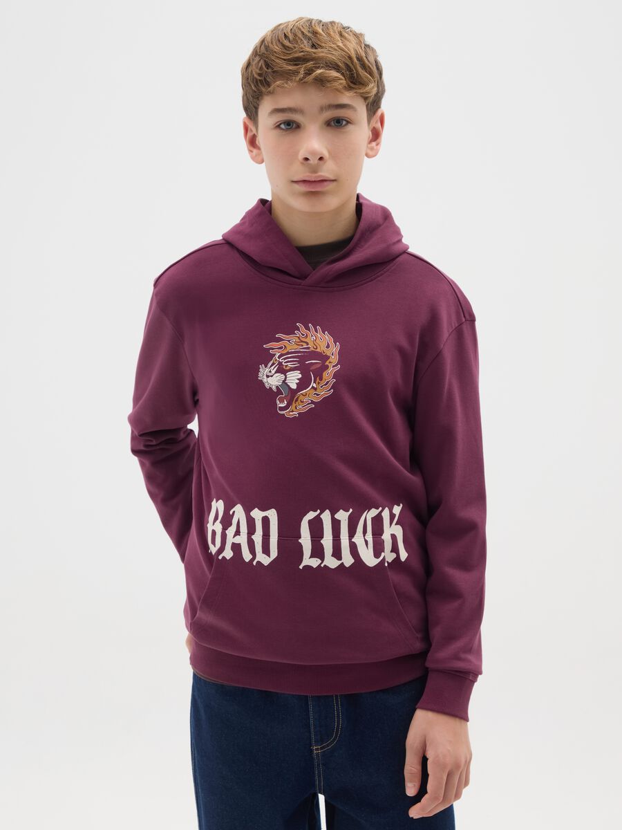 Felpa da ragazzo in puro cotone rossa regular fit con cappuccio_0