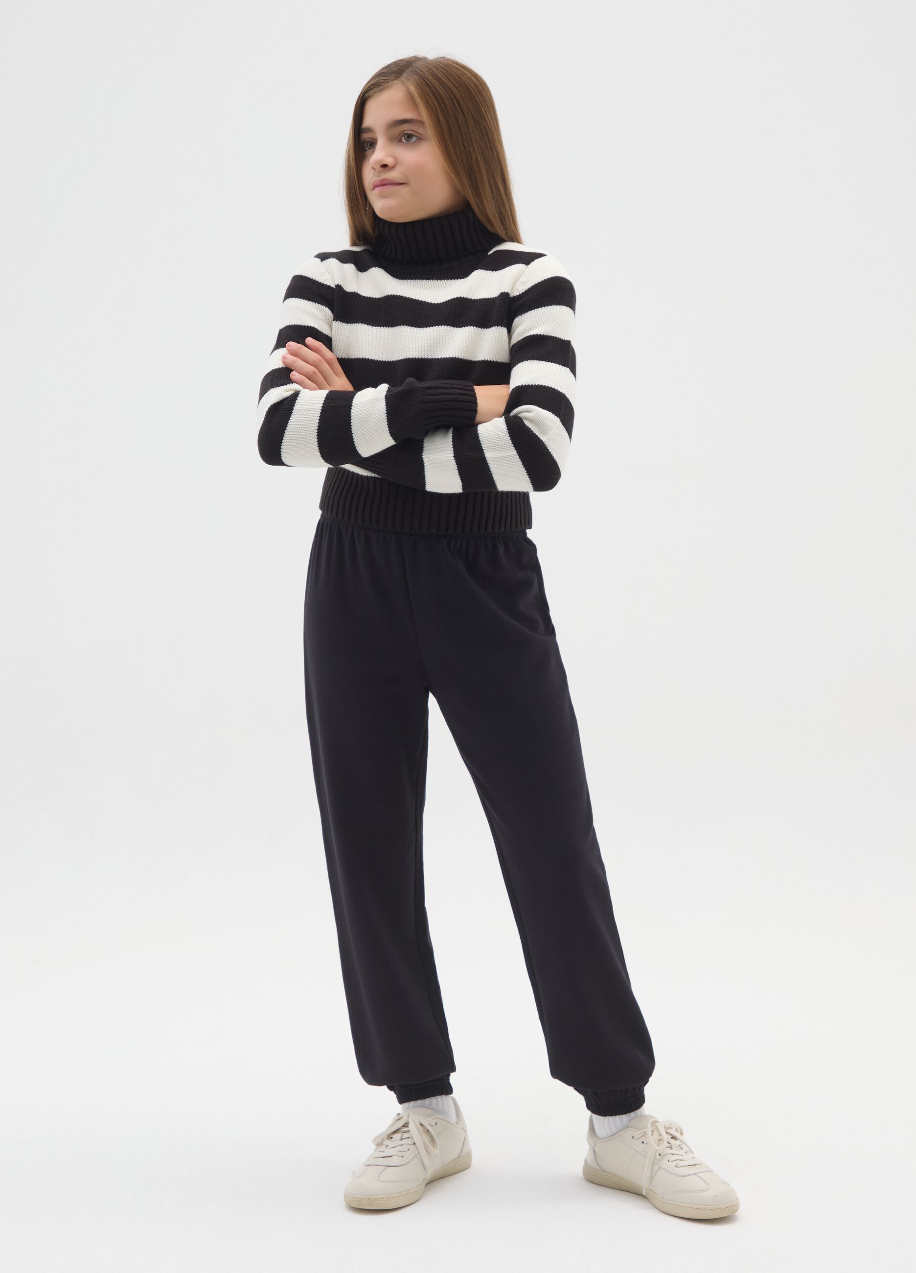 Girls' black regular fit cotton joggers