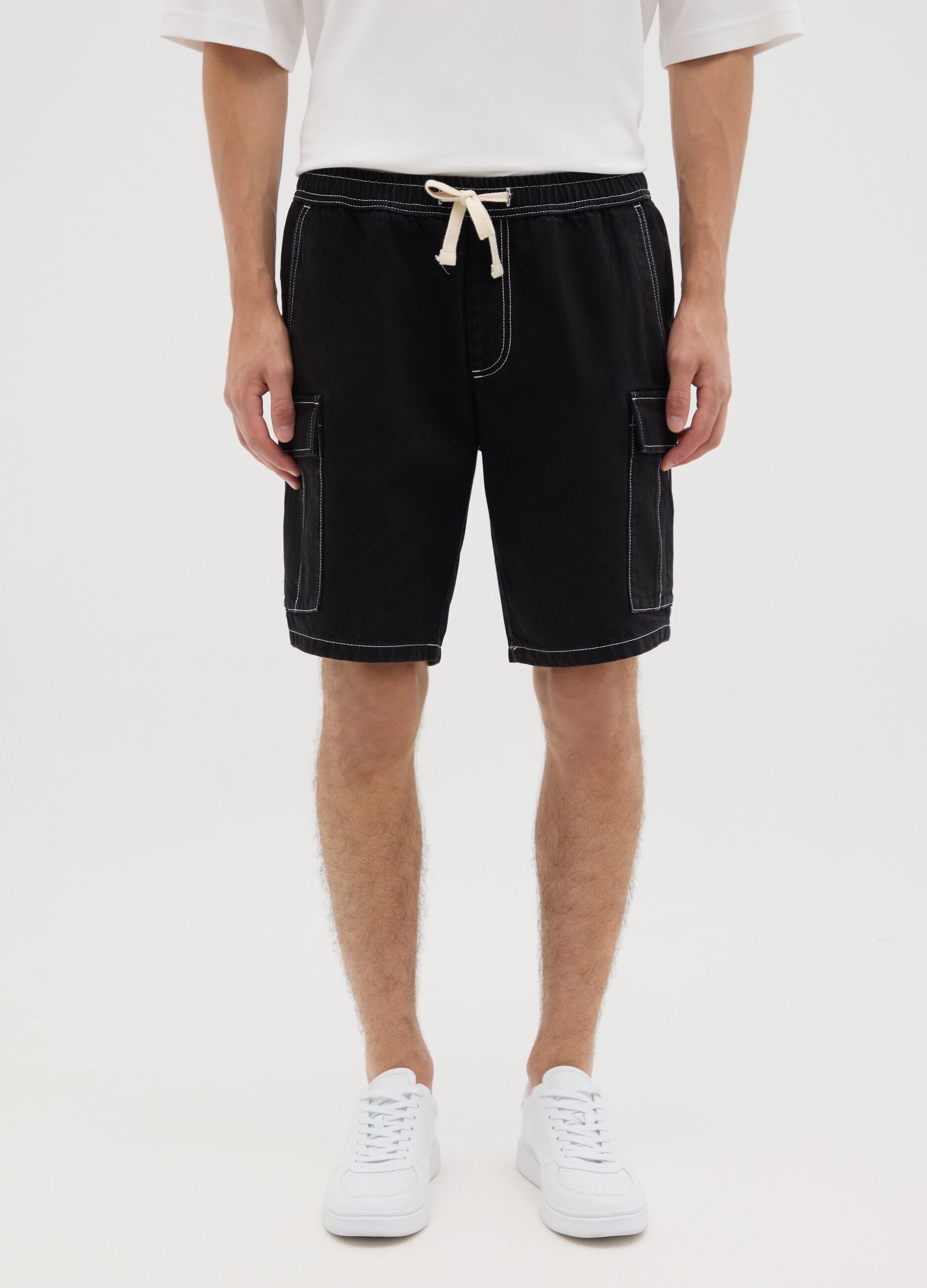 Bermuda cargo da uomo in puro cotone nero wide leg