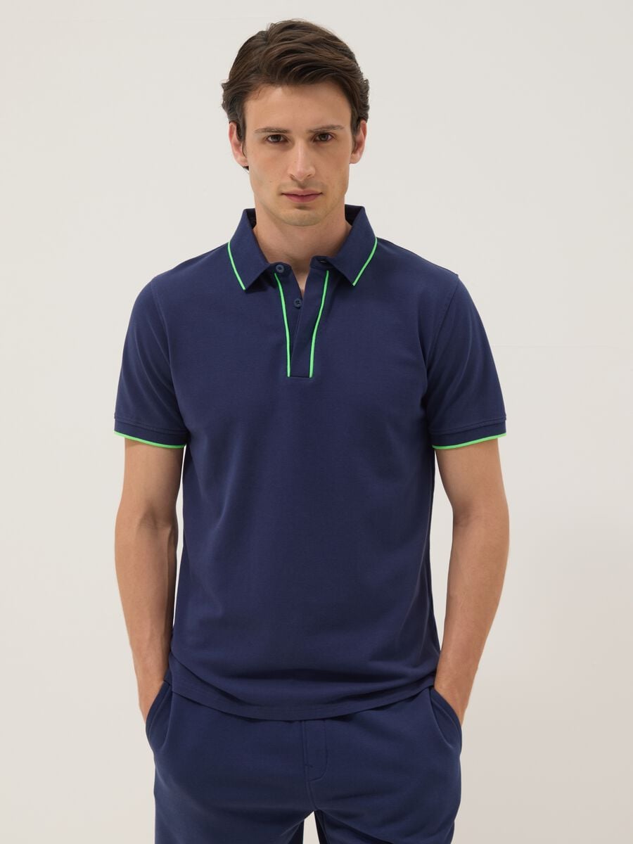 Polo blu a maniche corte in cotone elasticizzato_1