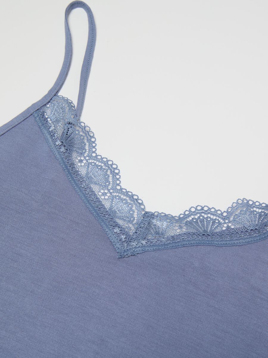 Vest with V neck and lace_5