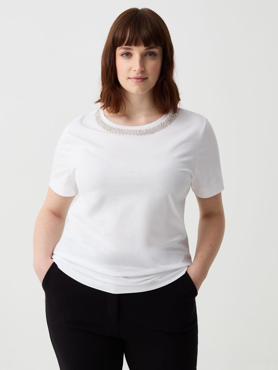 Curvy T-shirt with diamantés and round neck_2