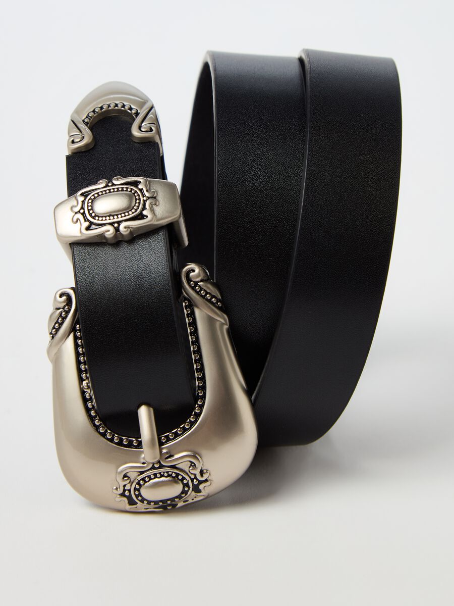 Belt with engraved buckle_1