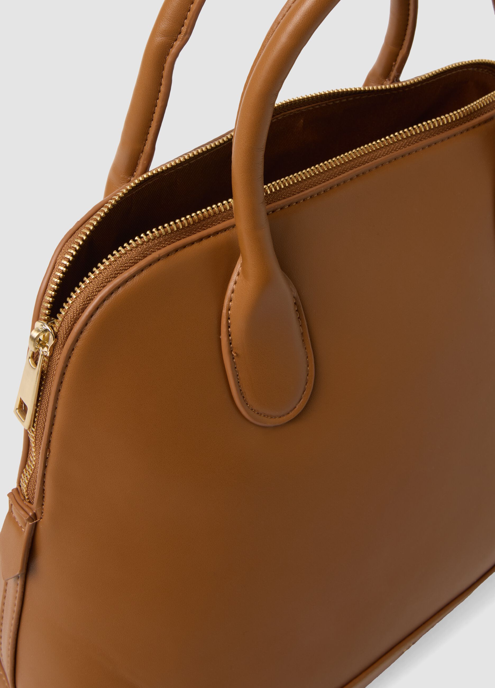 Borsa marrone a mano con chiusura zip