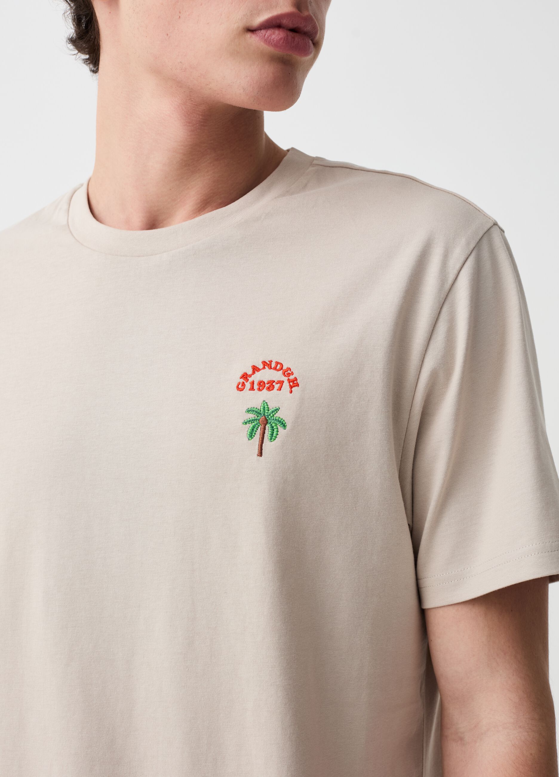 T-shirt with logo embroidery and palm