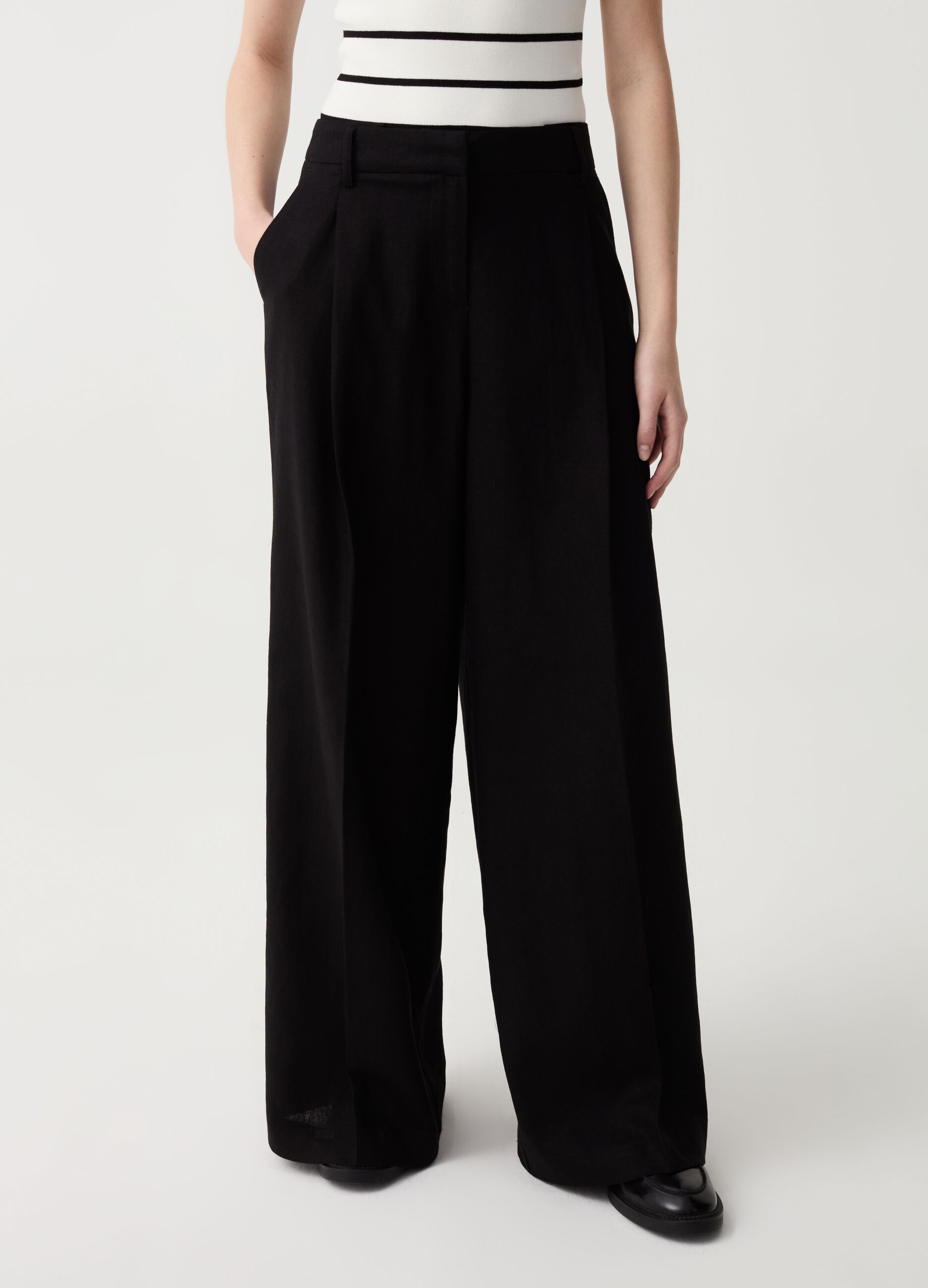 Pantalone palazzo wide leg con pinces