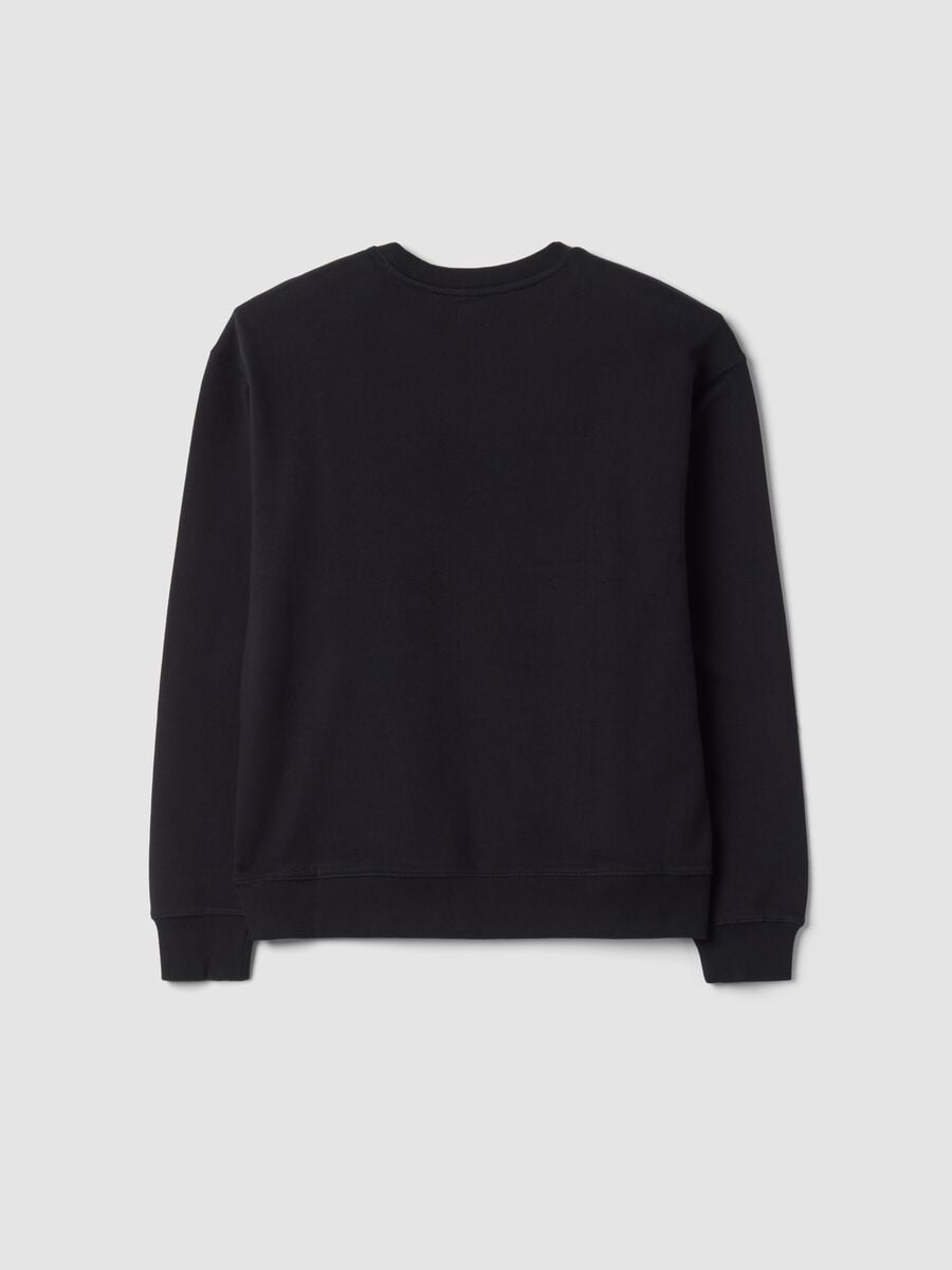 Felpa nera girocollo in puro cotone organico a tema racing relaxed fit_1