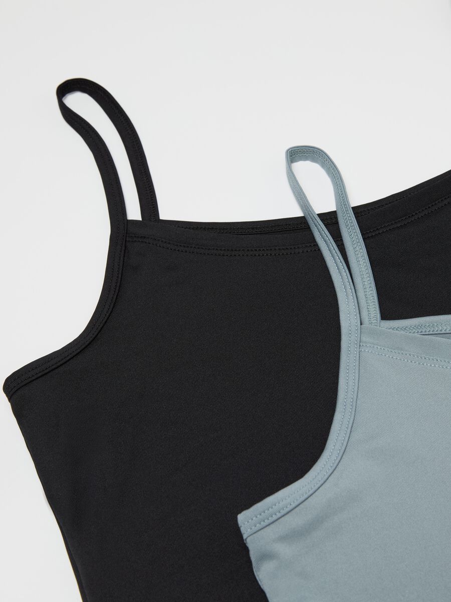 Two-pack stretch microfibre vests_5
