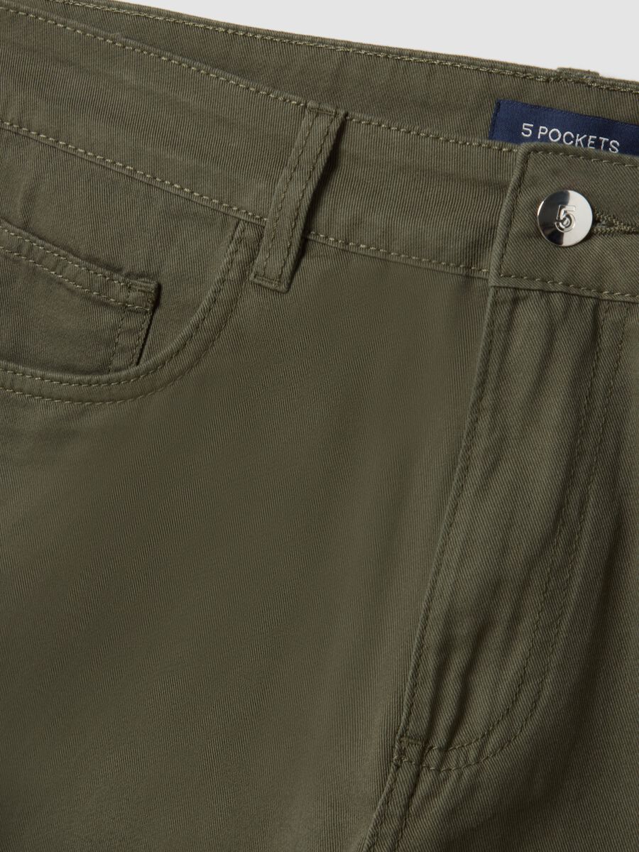 Green pure cotton regular-fit shorts_5