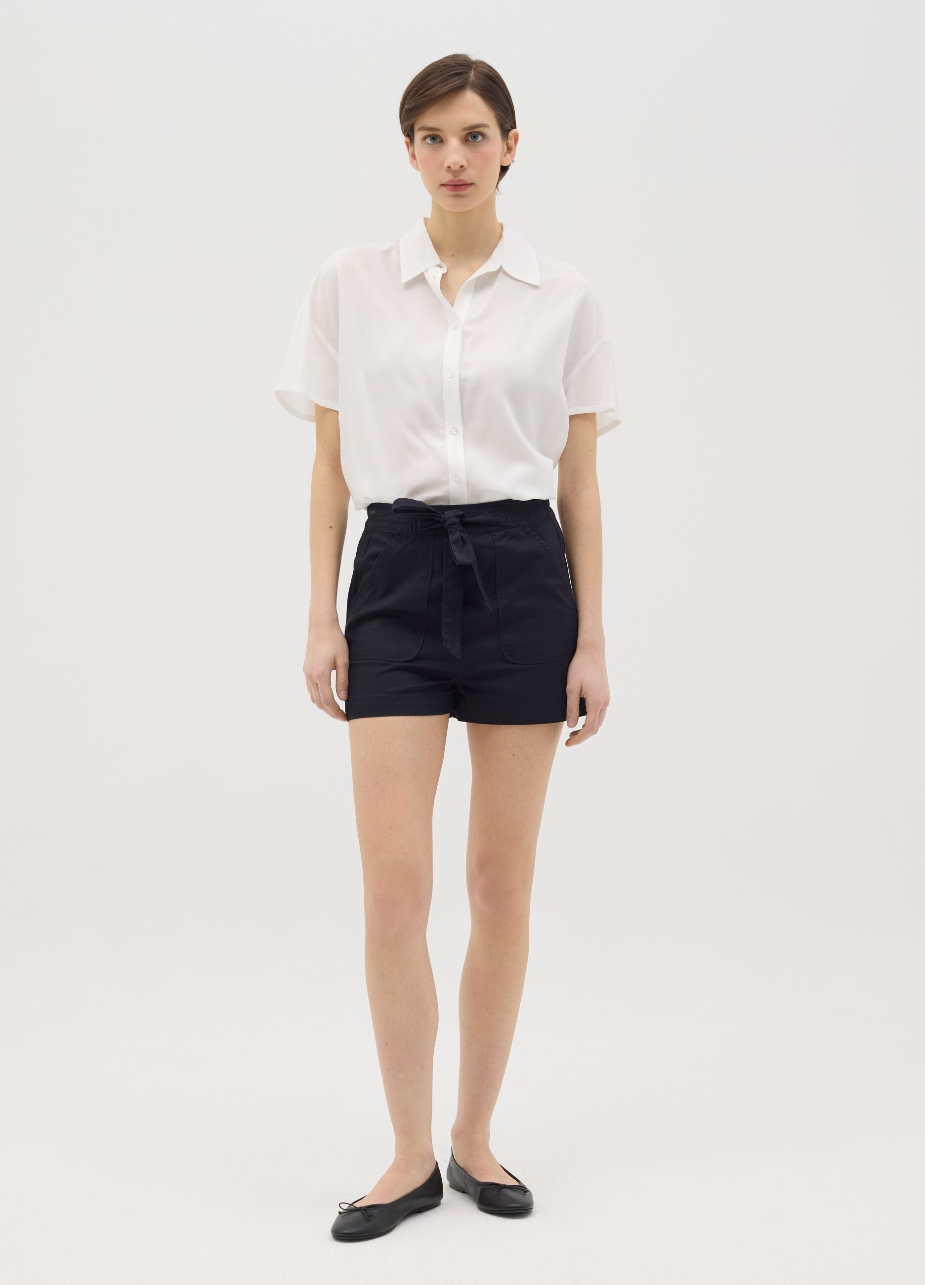 Fluid shorts in denim with bow
