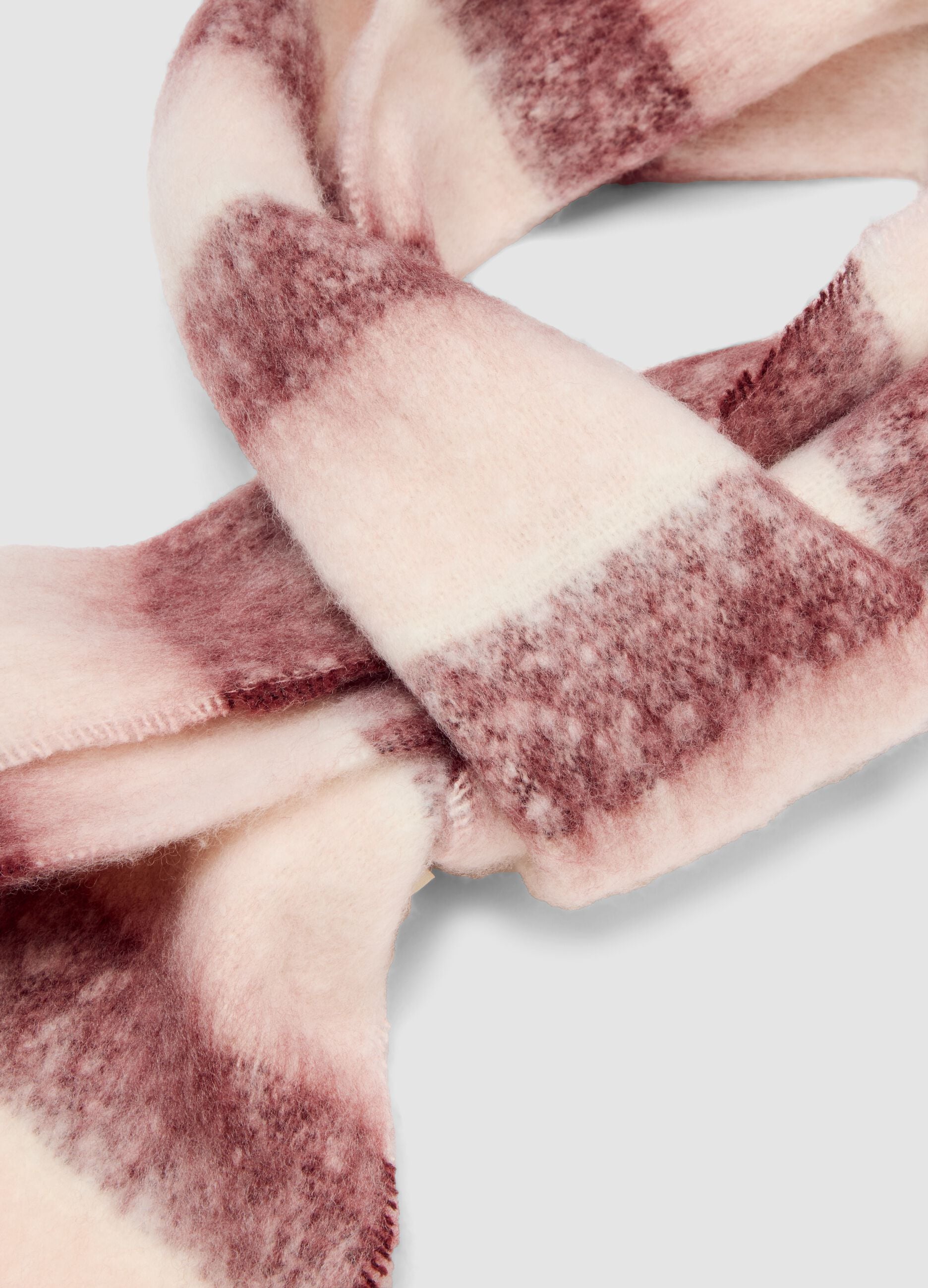 Pink striped scarf with fringes