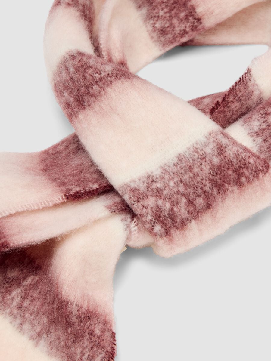 Pink striped scarf with fringes_1