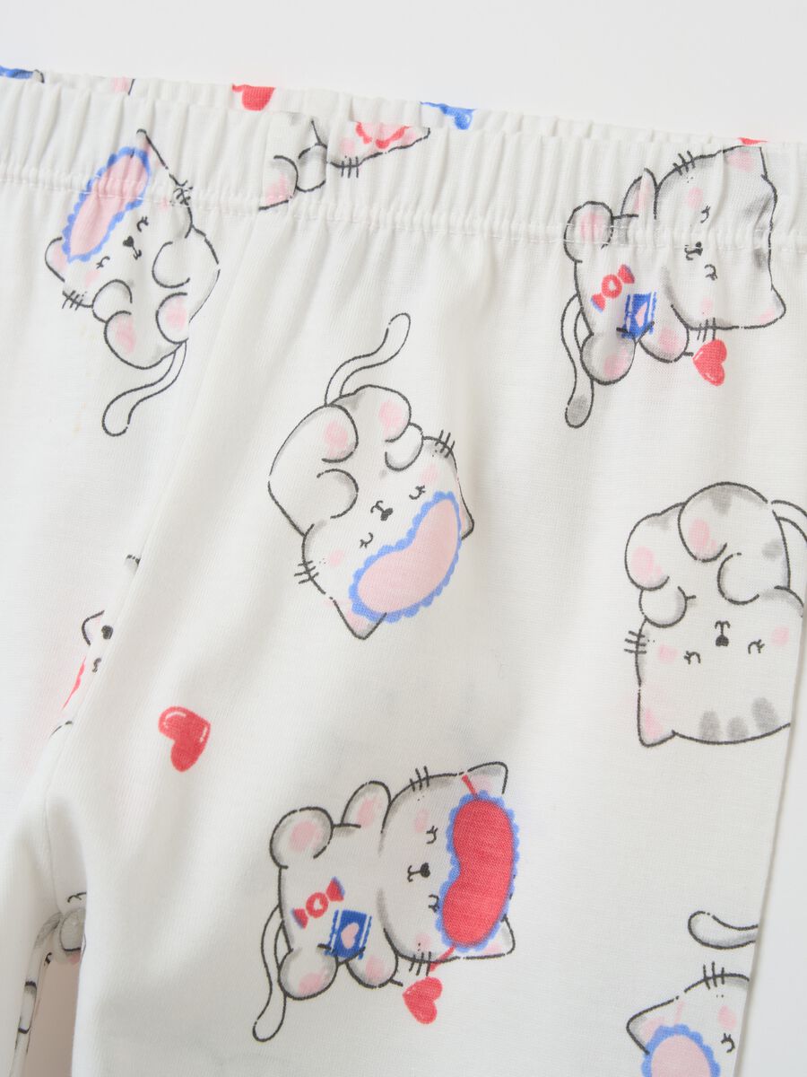 Long pyjamas with kittens and hearts print_3