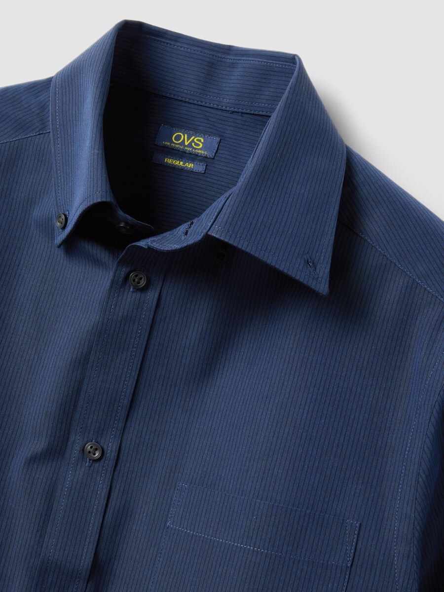 Blue short-sleeved shirt with button-down collar_5