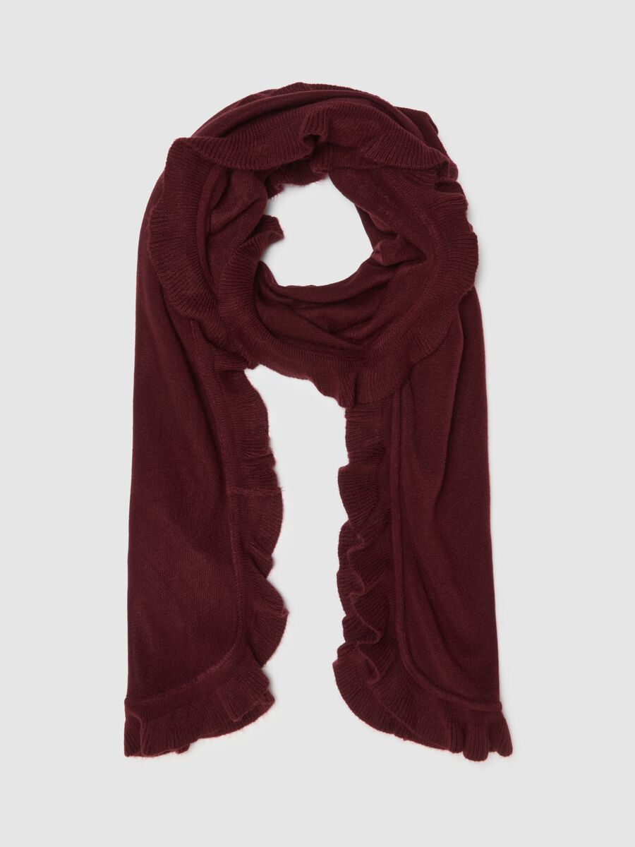 Red scarf with ruffles_0