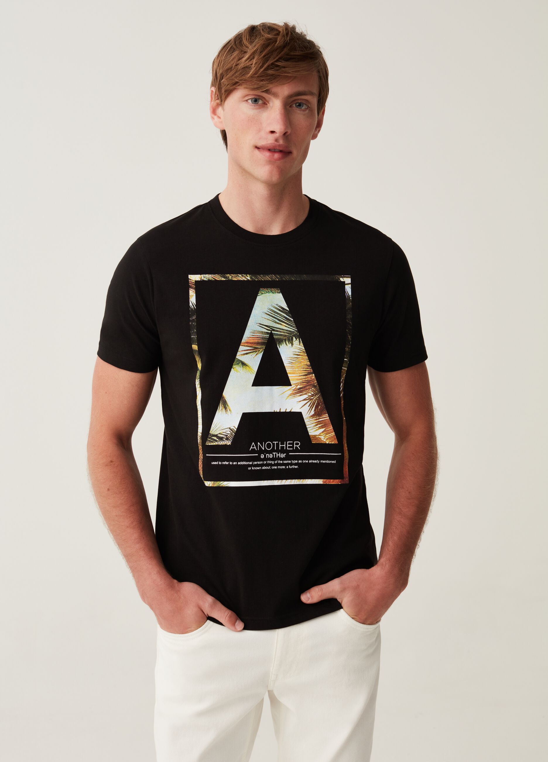 T-shirt in cotone con stampa lettering_0