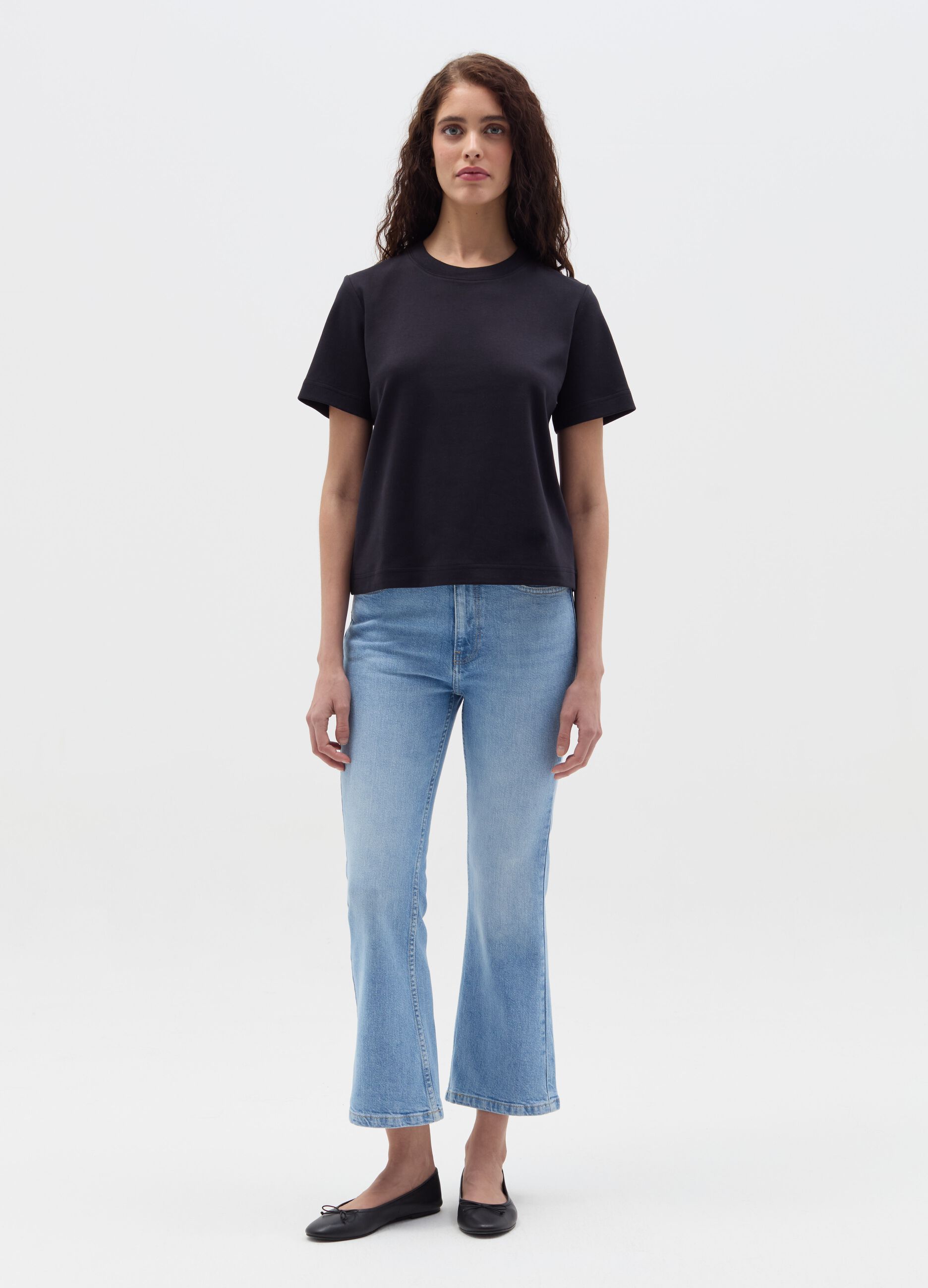 Solid colour T-shirt with round neck