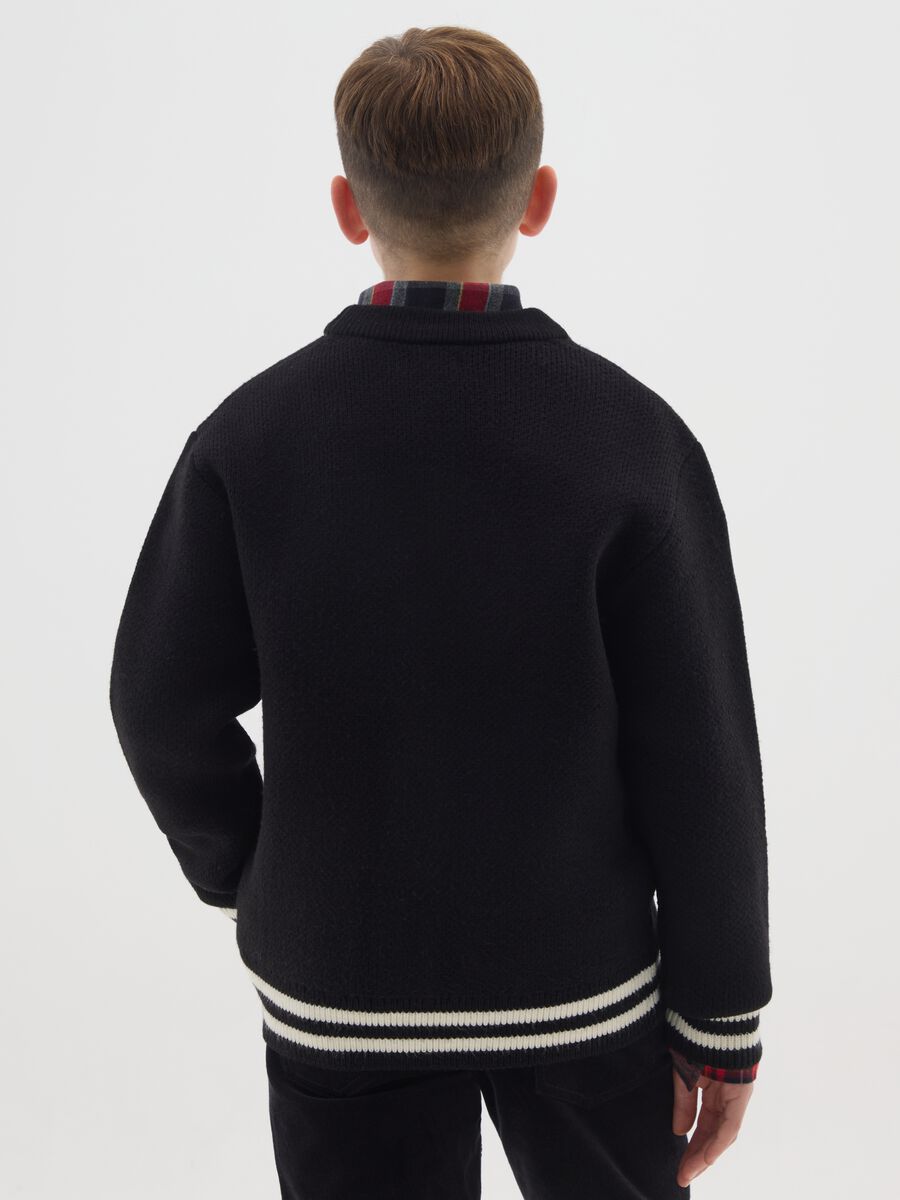 Multicolour deep V-neck oversized boy's cardigan with embroidery_1