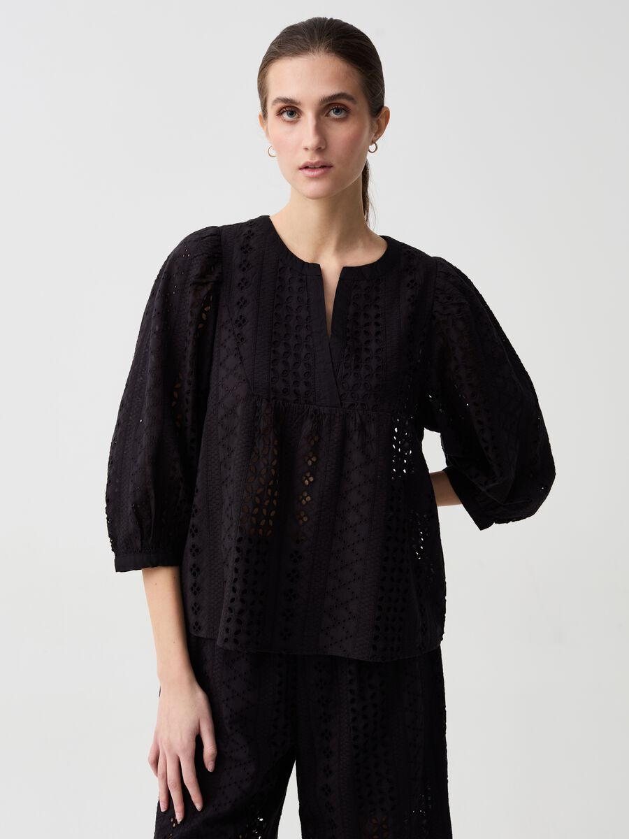 Blouse in broderie anglaise lace with three-quarter sleeves_0
