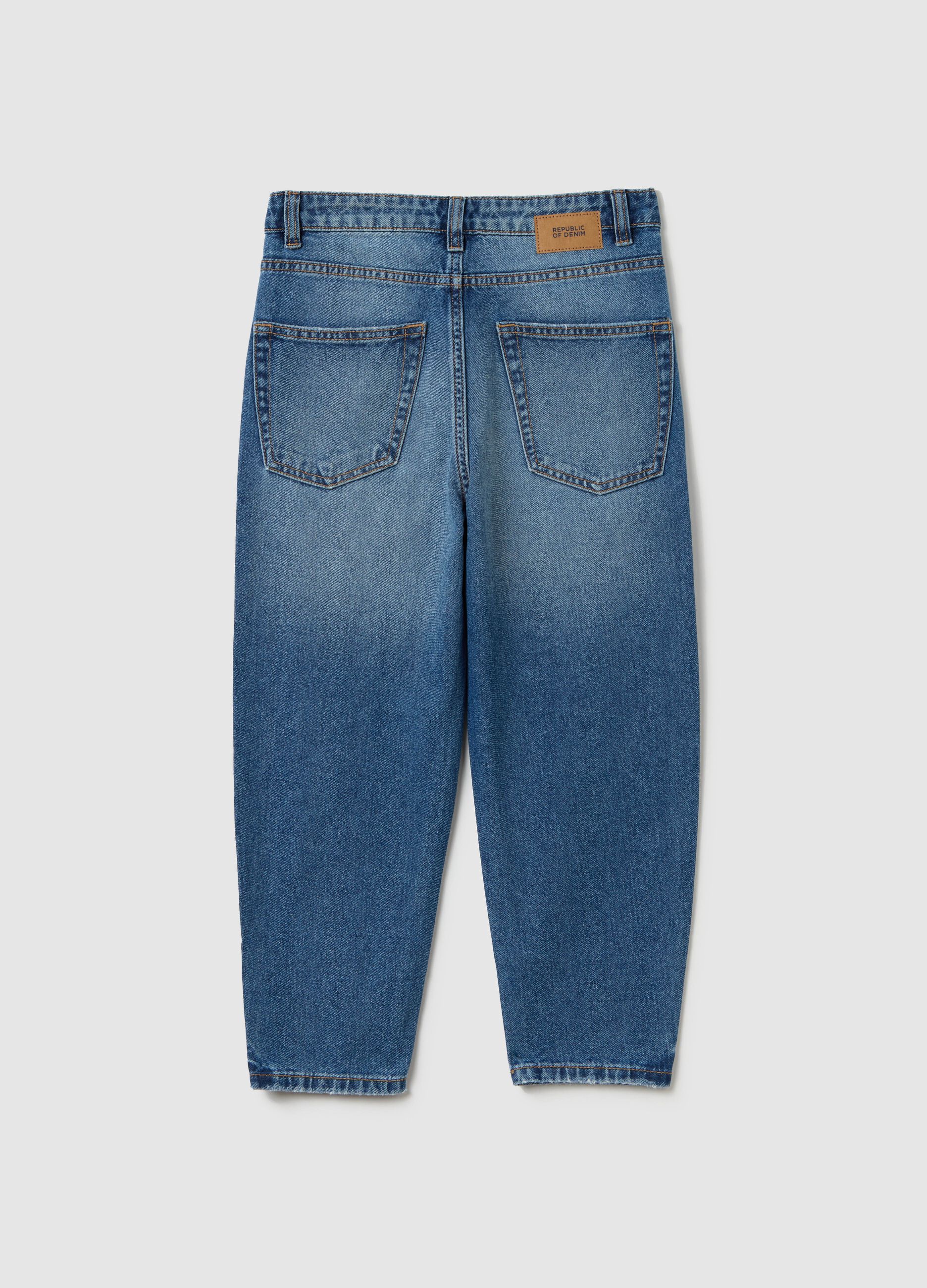 Baggy fit distressed jeans