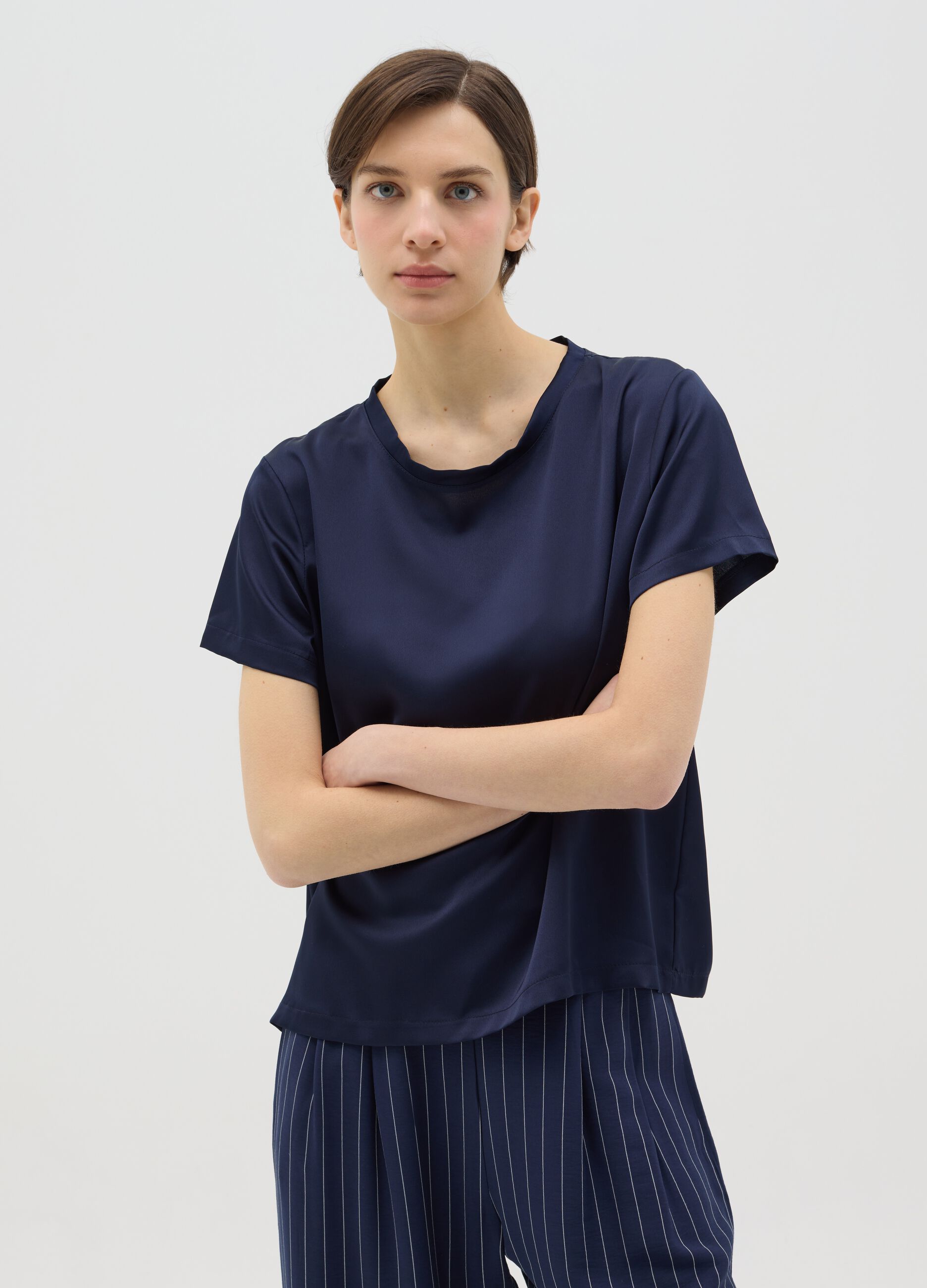 T-shirt in satin blu