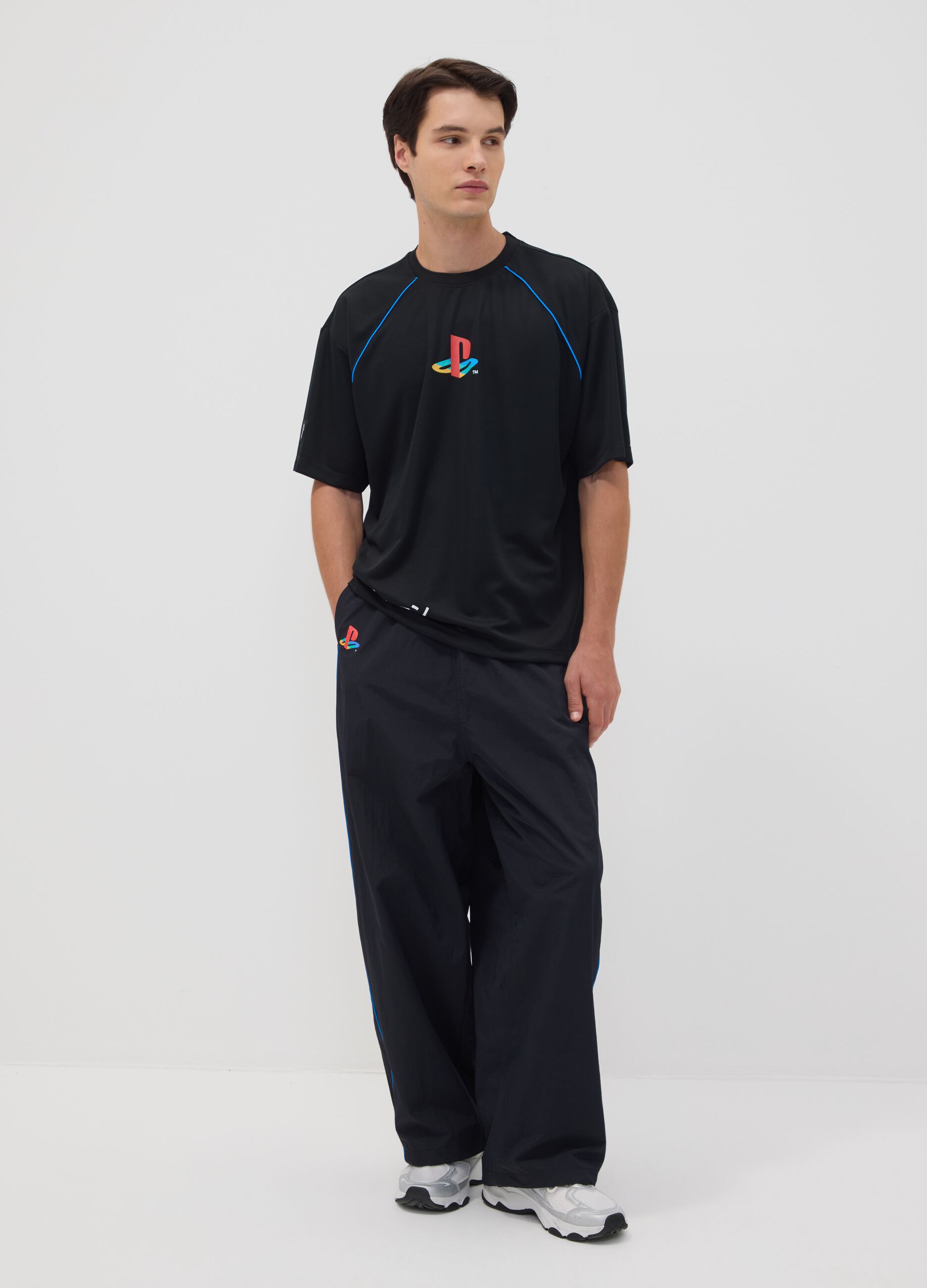Black PlayStation T-shirt with logo and contrast piping