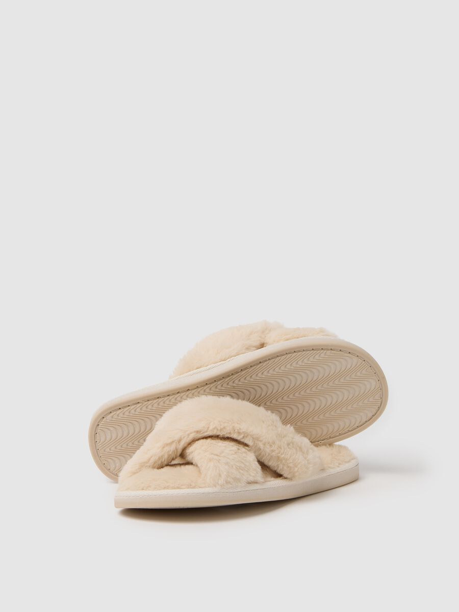 Beige plush women's slippers_2