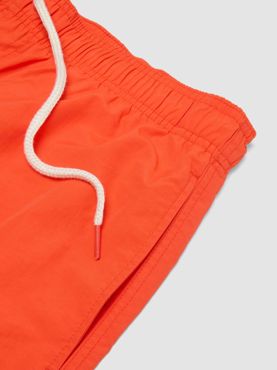 Boxer da mare arancione con vita elasticizzata e coulisse_5