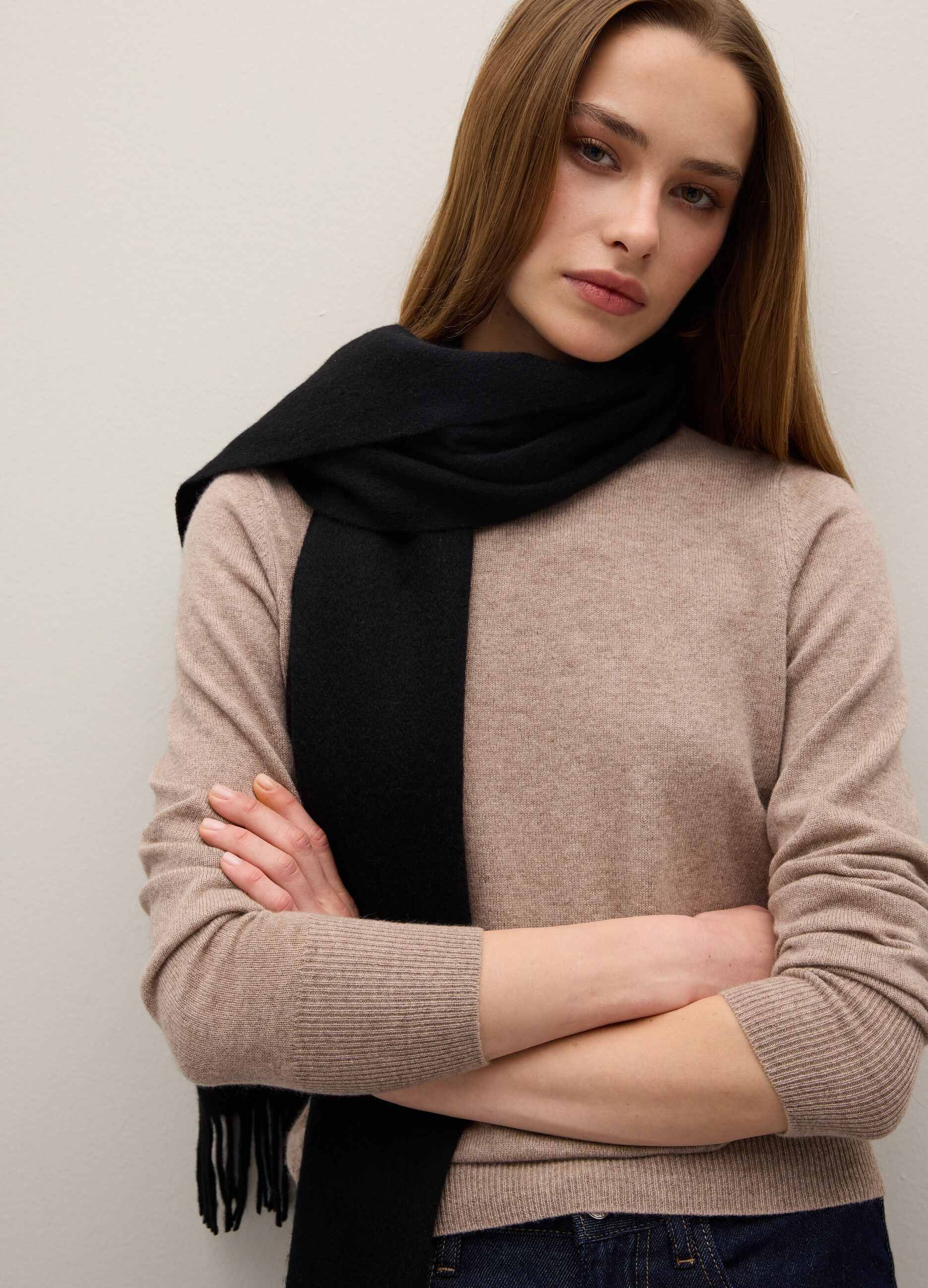 Beige crew-neck pure cashmere sweater regular fit