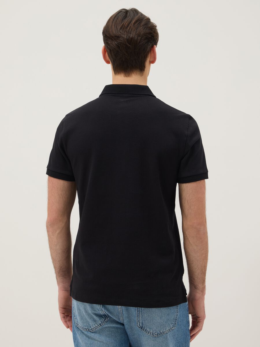 Polo a maniche corte in puro cotone organico nero slim fit_2