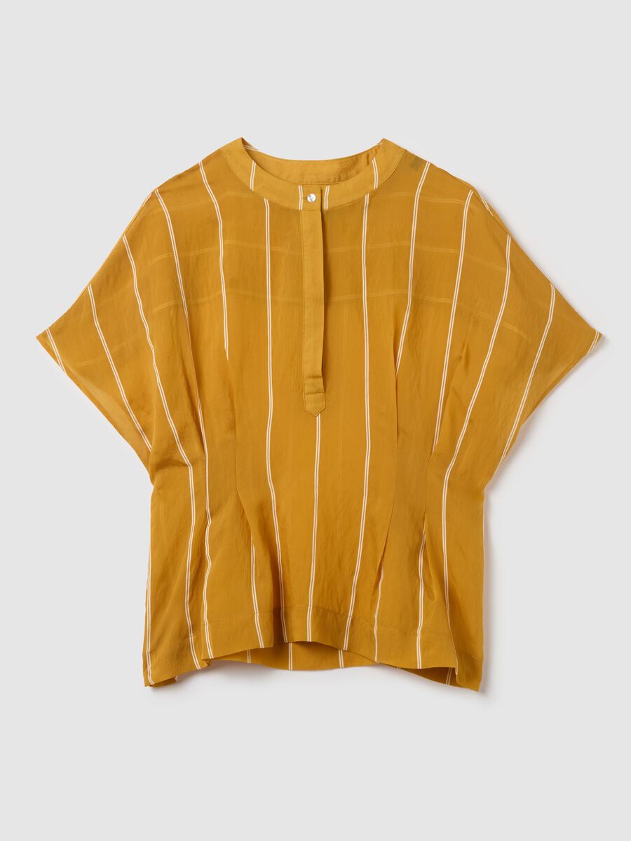 Blusa a righe con maniche a kimono_0