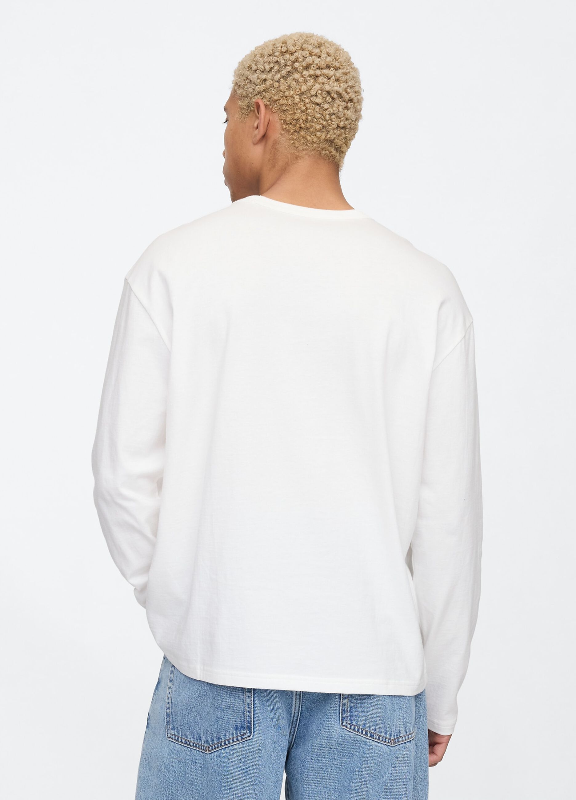 White long sleeve T-shirt with Gap logo