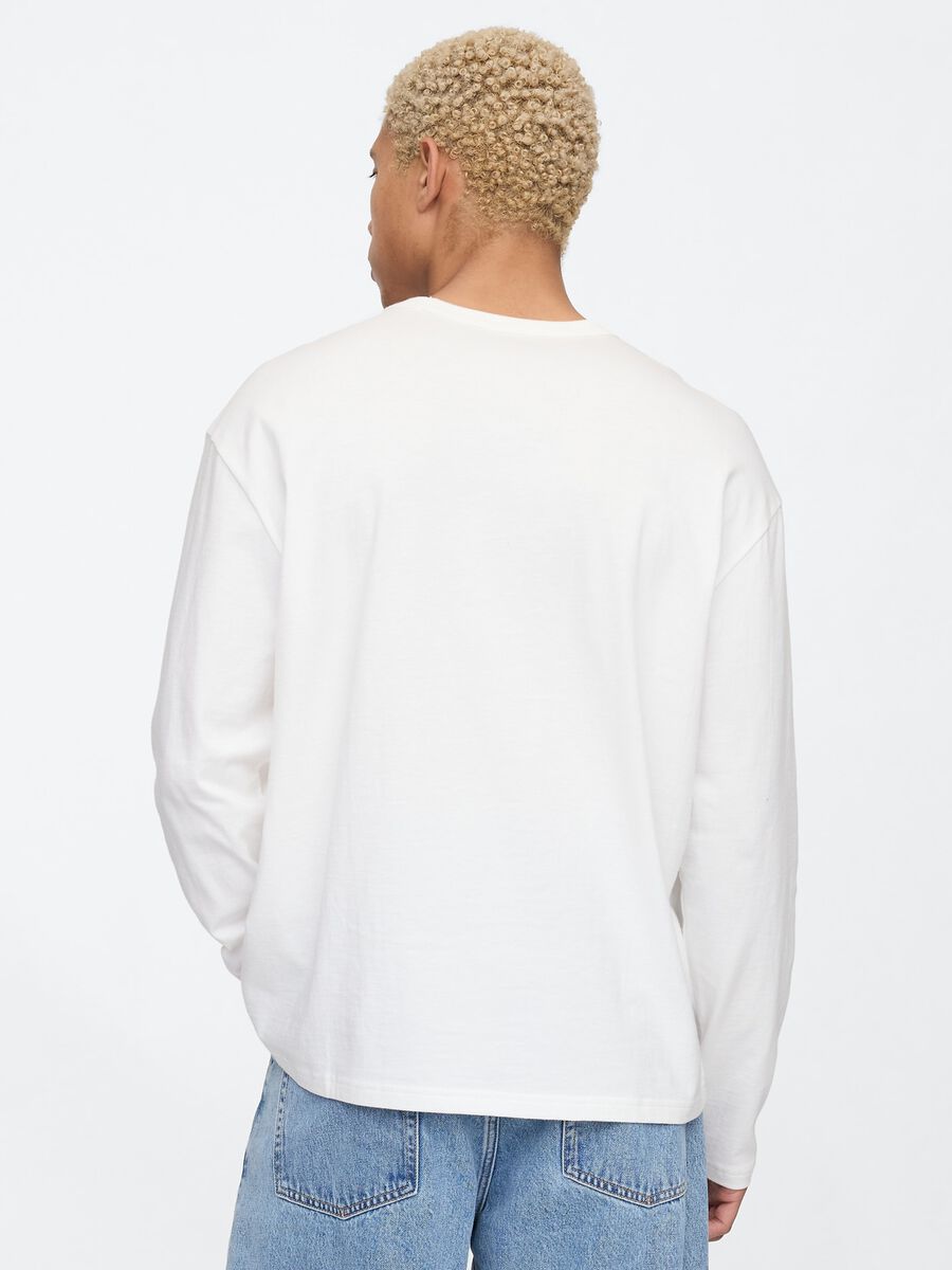 White long sleeve T-shirt with Gap logo_2