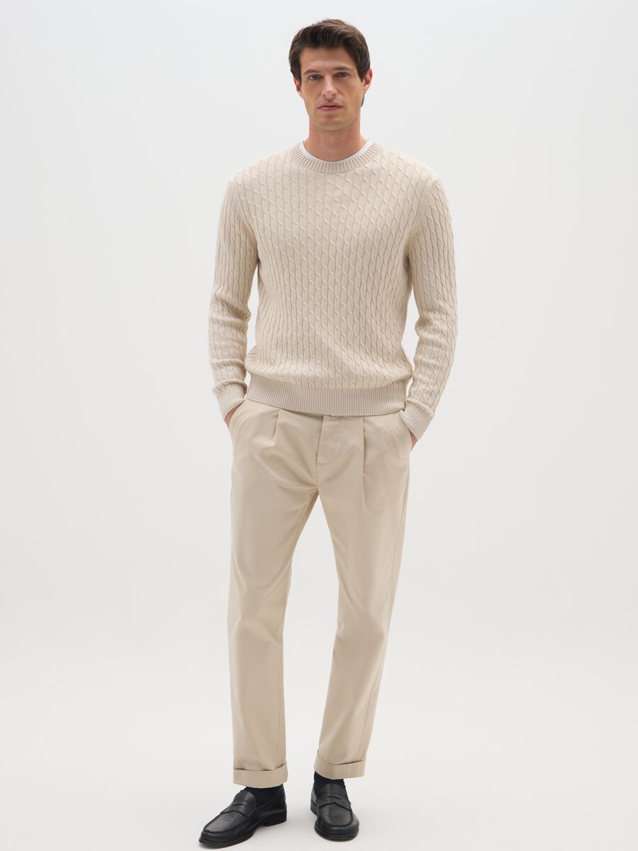 Pantaloni chino beige in misto cotone elasticizzato regular fit_0