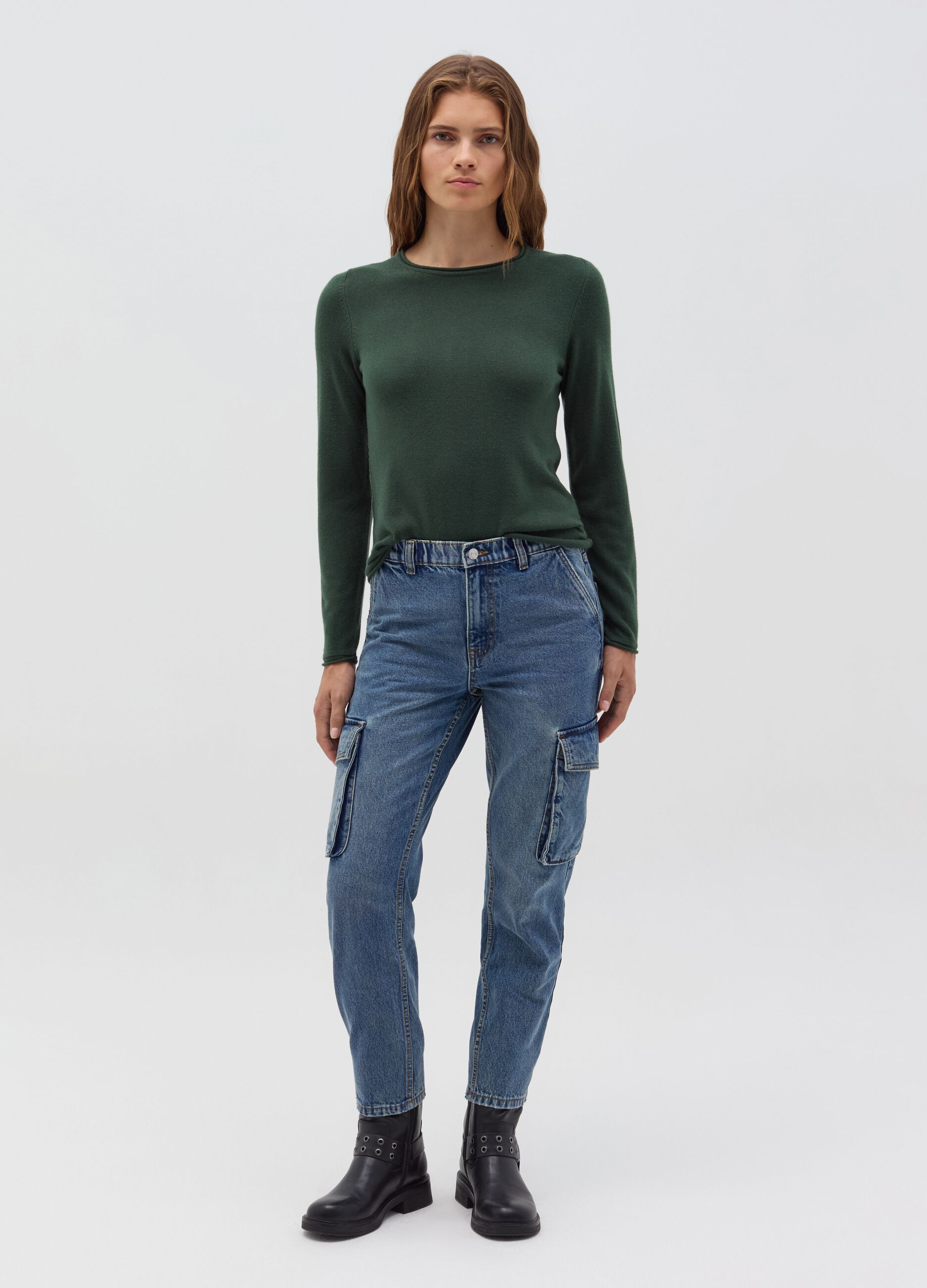 Top with round neck and small fold