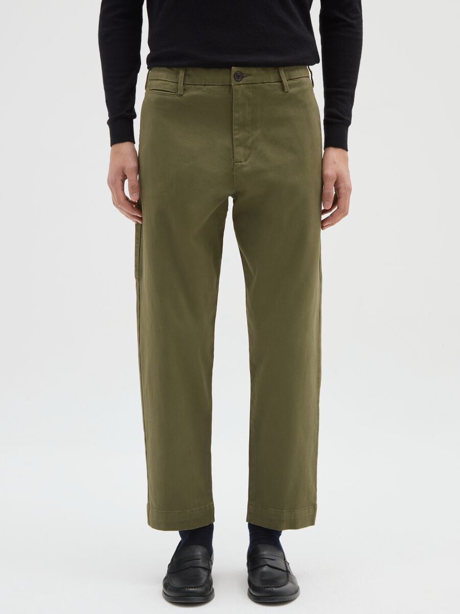 Green stretch cotton carrot fit trousers_1
