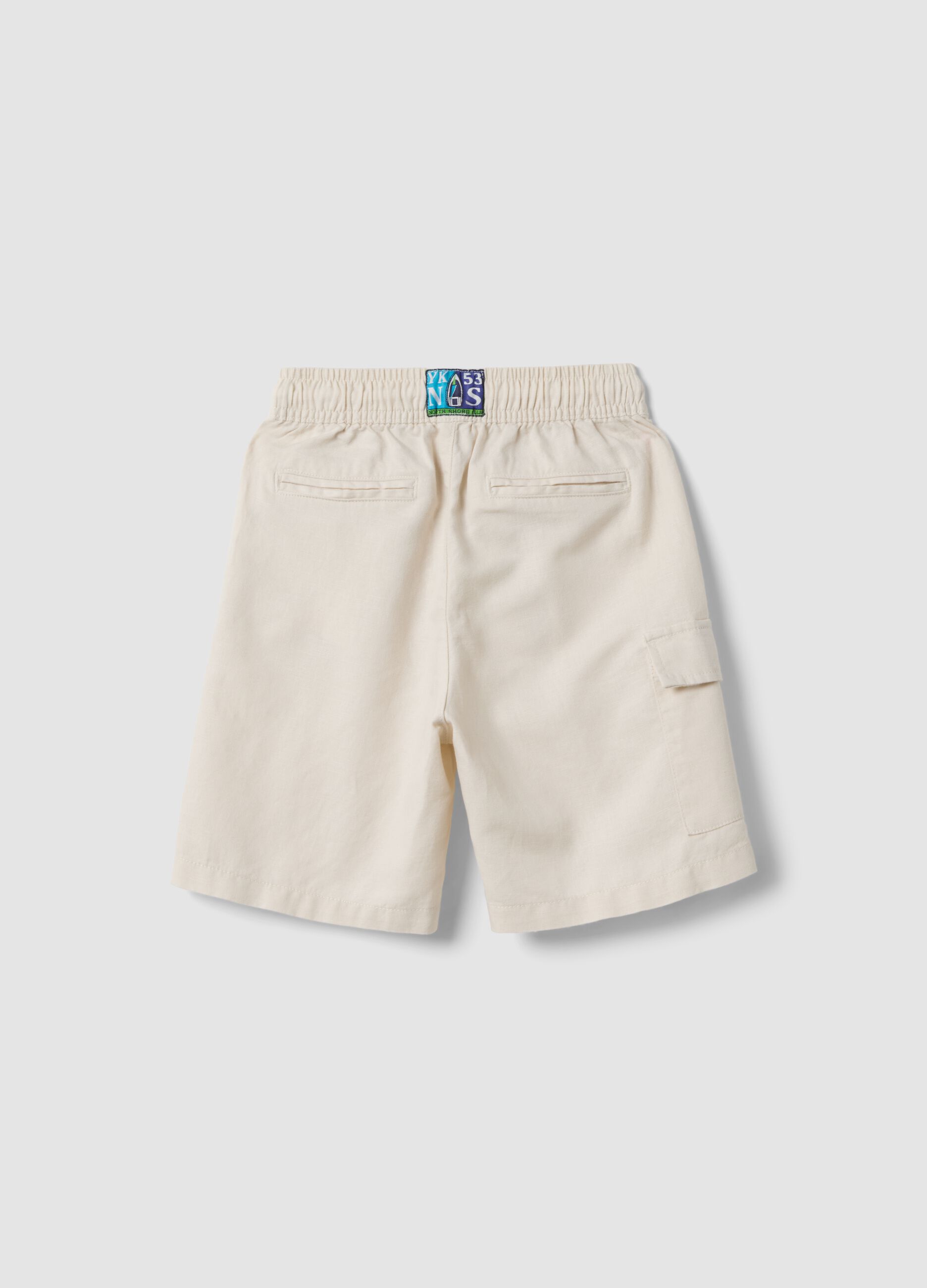 White linen-cotton blend shorts with elasticated waist, regular fit