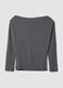 T-shirt grigia in viscosa elasticizzata con scollo a barchetta a righe_6