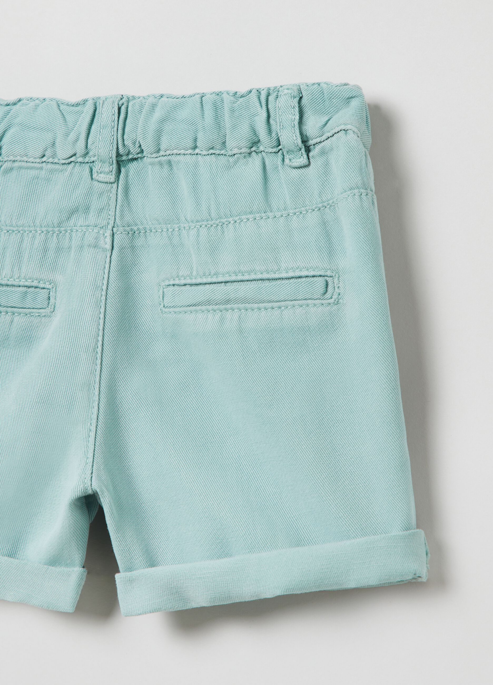 Shorts in Lyocell e lino con tasche_2