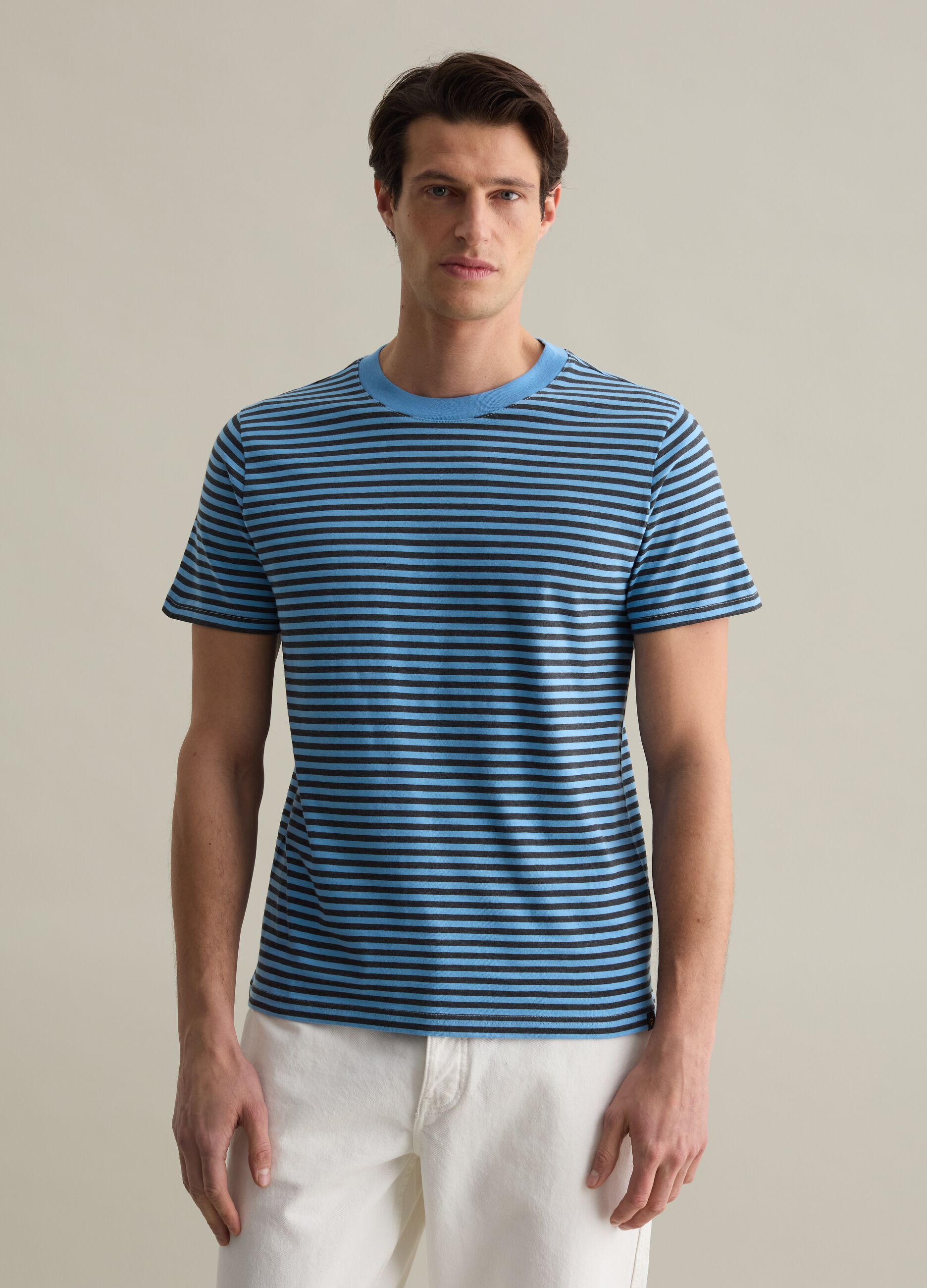 Striped T-shirt with round neck