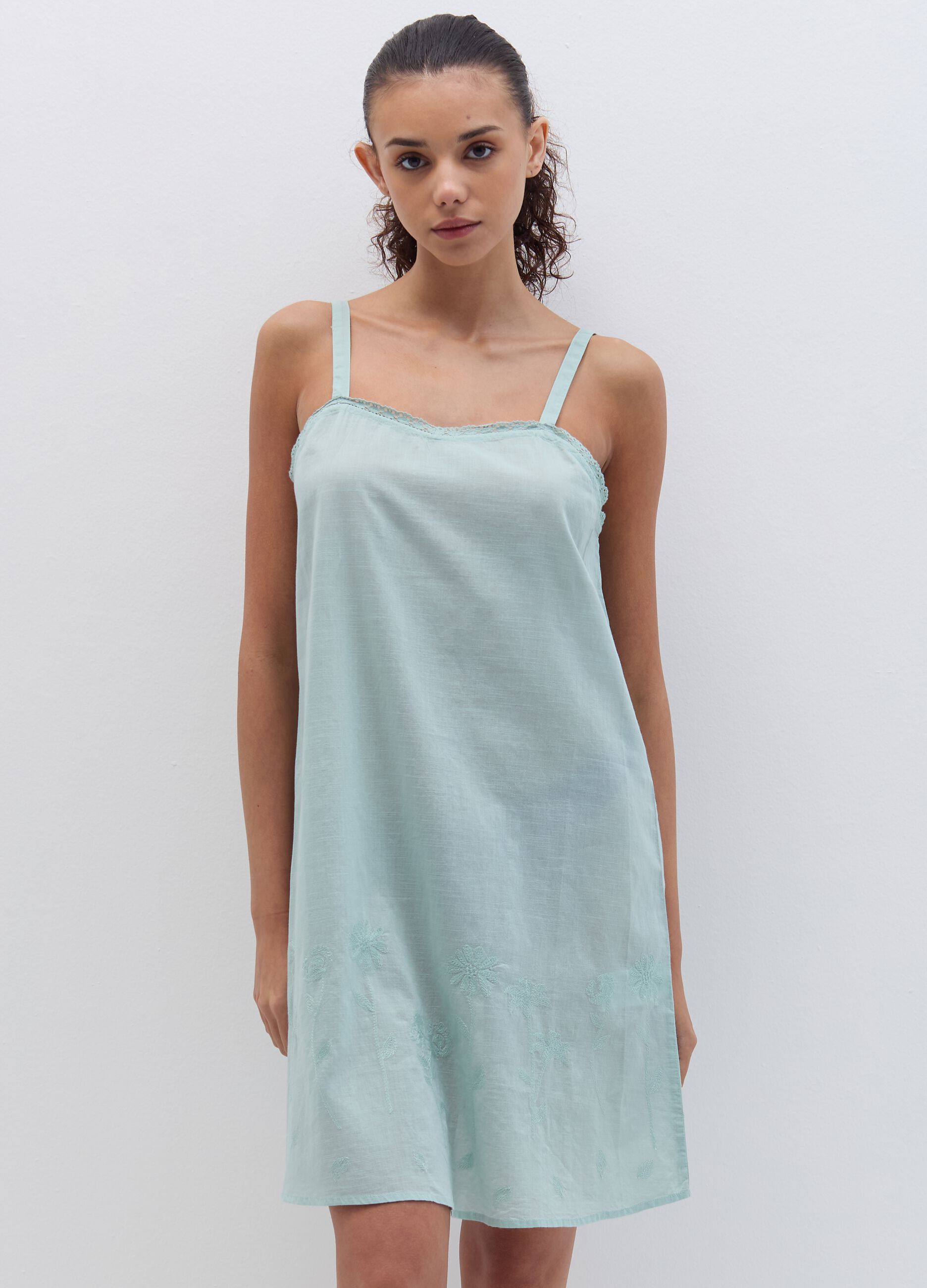 Camicia da notte in cotone con ricamo