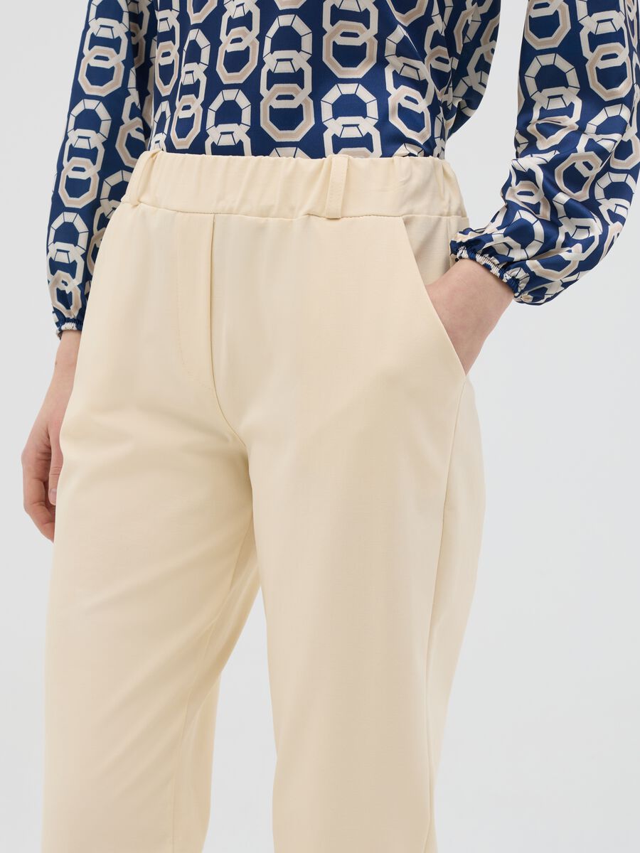 Beige regular-fit stretch trousers_2