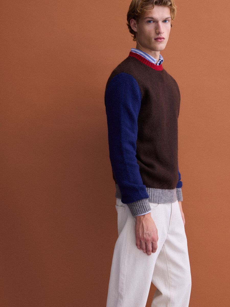 Maglione marrone girocollo in lana e alpaca elasticizzate regular fit_2