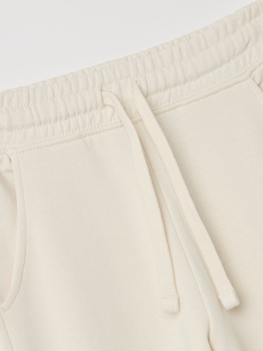 Joggers with drawstring and pockets_2